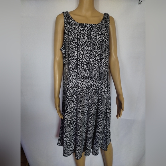 Voir Voir Dresses & Skirts - Voir voir Woman Black White Pattern Dress Size 18W Flowy Sleeveless Plus Size